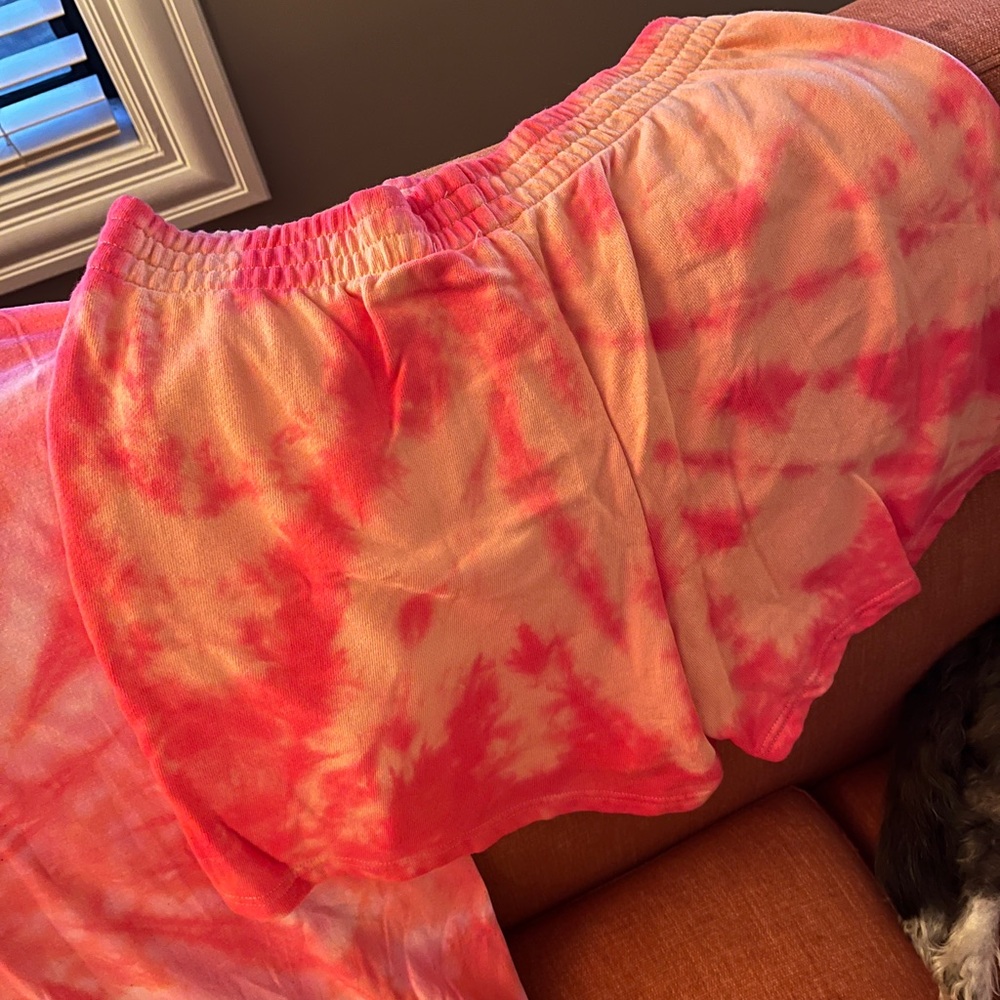 Tie-Dye Pink & Cream Lounge Shorts & Tshirt